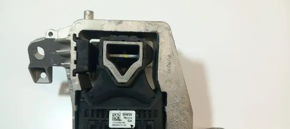 BMW 1 F40 Engine mounting bracket 8835572 050224