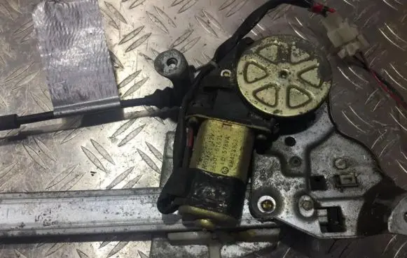 Mazda 626 Rear door window regulator motor eb423303 ld578va