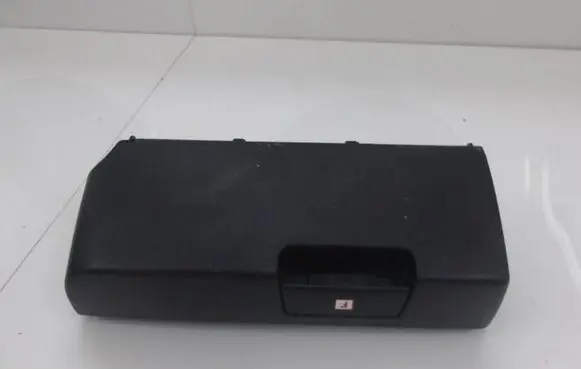 Mercedes-Benz E W212 Glove box A2128100504