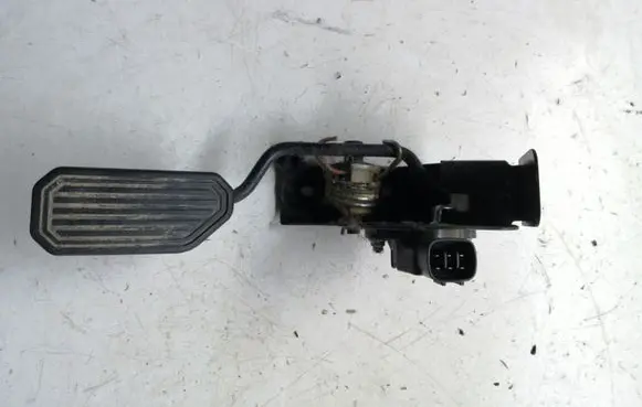 Toyota Avensis T250 Accelerator throttle pedal