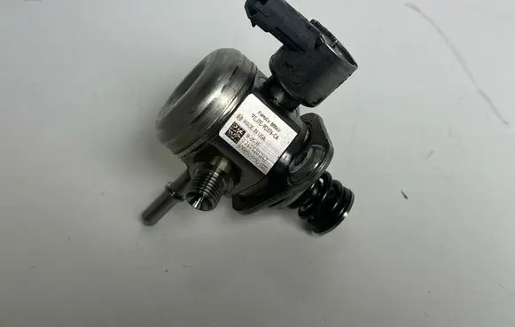 Ford Mustang VI Fuel injection high pressure pump EJ7E9D376CA
