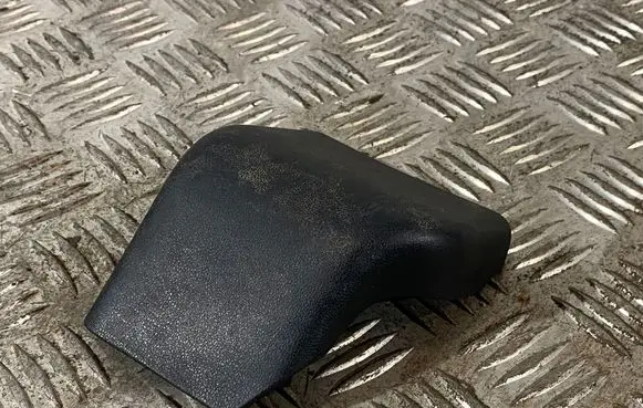 Toyota RAV 4 (XA40) Rear seat rail trim cover 7995542010