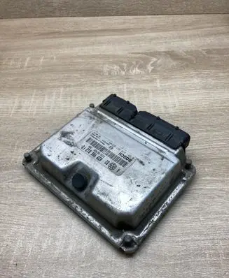 Volkswagen Golf IV Engine control unit/module ECU 038906012FB 0281010651