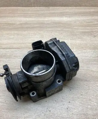 Volkswagen PASSAT B5 Throttle body valve B5THROTTLEVALVE