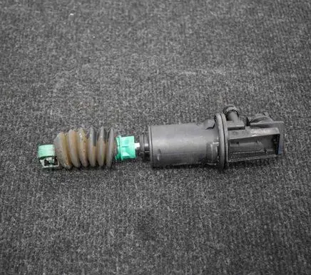 Clutch slave cylinder