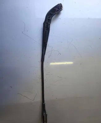 Mercedes-Benz B W245 Front wiper blade arm A1698200140