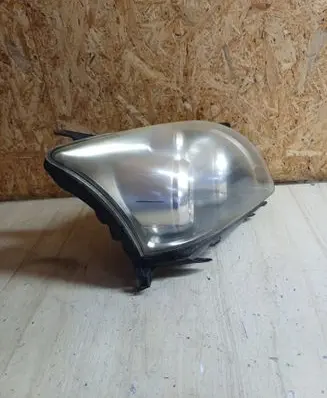 Toyota Avensis T250 Headlight/headlamp 35108