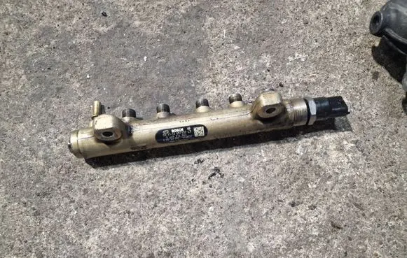 Renault Espace - Grand espace IV Fuel main line pipe 0445214042