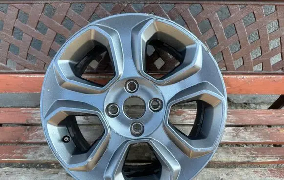 Ford Ecosport R16 alloy rim 