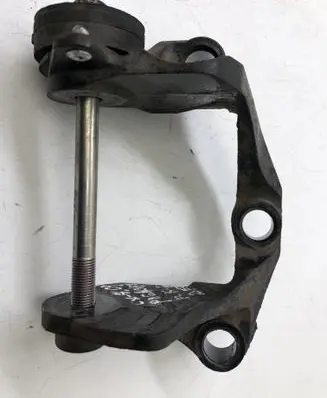 Mazda CX-7 Gearbox mount L230