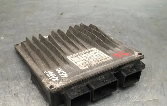 Renault Megane II Engine control unit/module 8200123485 R0410C041B 8200129109