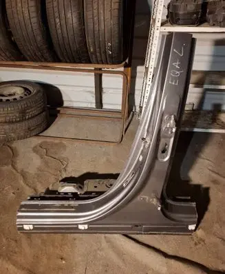 Mercedes-Benz EQA Pillar (middle) EQASLUPEK