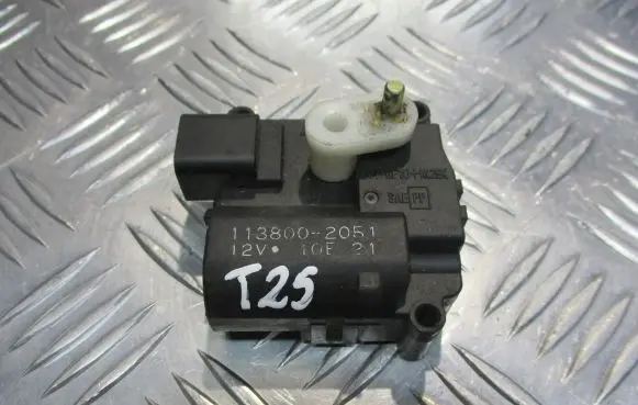 Toyota Avensis T250 Central body control module 113800-2051