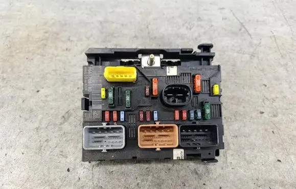 Peugeot 207 BSM Control unit 