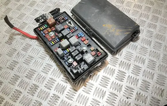 Opel Insignia A Fuse box set 13275882