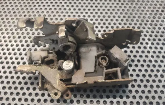 Volkswagen II LT Front door lock A9017201335