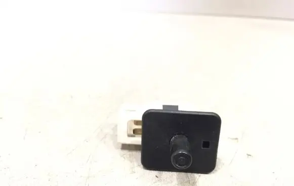 Mercedes-Benz CLS C219 Front door sensor 2028209410