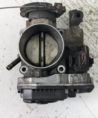Audi A3 S3 8L Throttle valve 06A133064J 408237111012