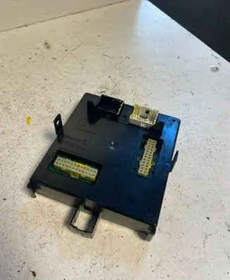 Renault Espace IV Fuse module 8200692835 8200660170 8200371619