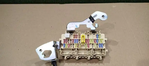 Renault Koleos II Fuse module 243806715R