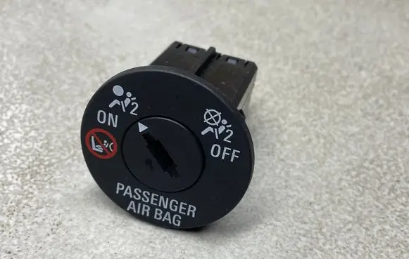 Opel Zafira C Passenger airbag on/off switch 13577258