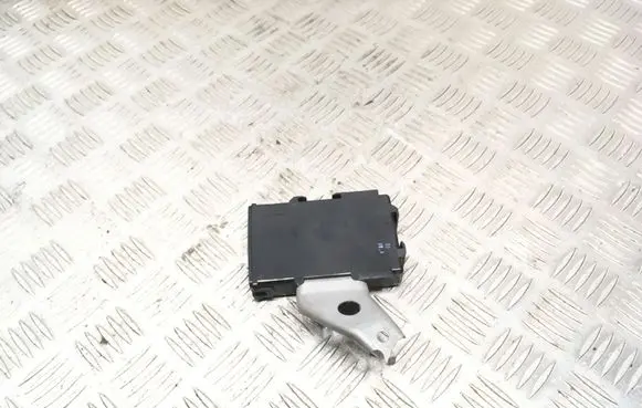 Toyota Avensis T270 Other control units/modules 896905040 MB1028500060