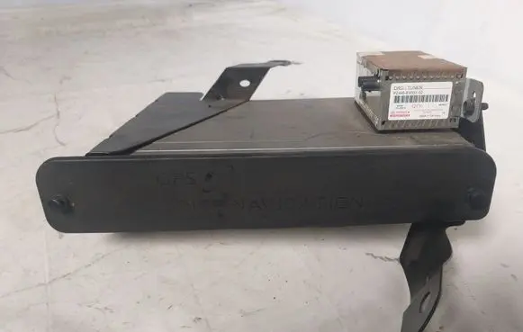 Toyota Avensis T250 Navigation unit CD/DVD player 0866200870