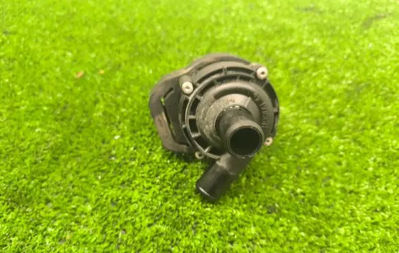 Mercedes-Benz ML W164 Water pump A2118350028 3130591163