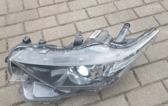 Toyota Auris E180 Headlight/headlamp 8115002K30