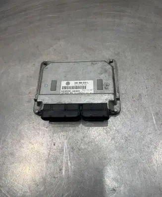 Volkswagen Polo Engine control unit/module 03E906033L 5WP4019405 3P24726