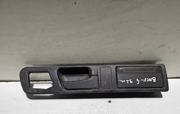 Rear door interior handle