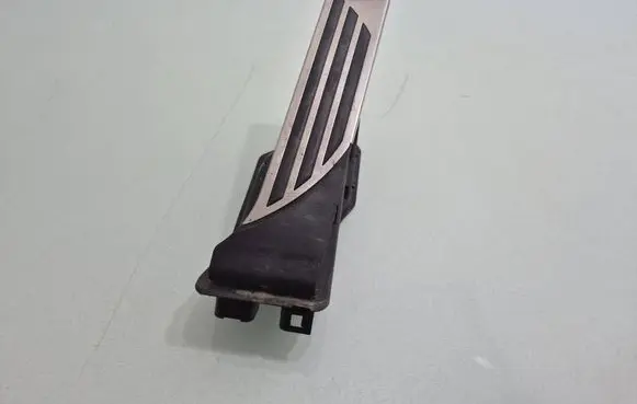 Alfa Romeo Stelvio Accelerator throttle pedal 00505513370