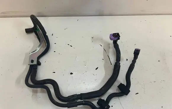 Mazda 2 Fuel line pipe
