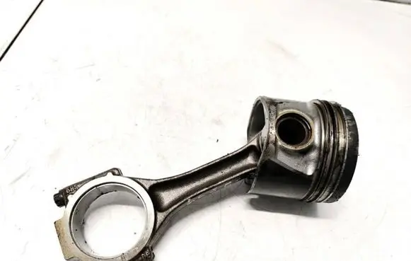 Volkswagen PASSAT B6 Piston with connecting rod 038j