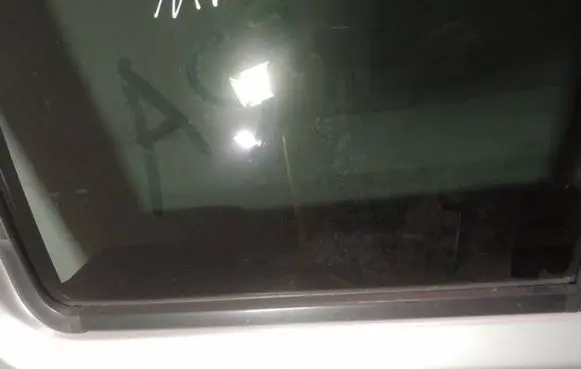 Nissan Pathfinder R51 Rear door glass trim molding