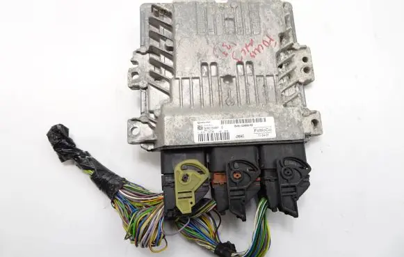 Ford Focus Engine control unit/module BV6112A650NE S180133007 S18013300