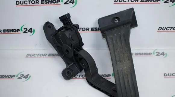 KIA Sorento Accelerator throttle pedal GR3