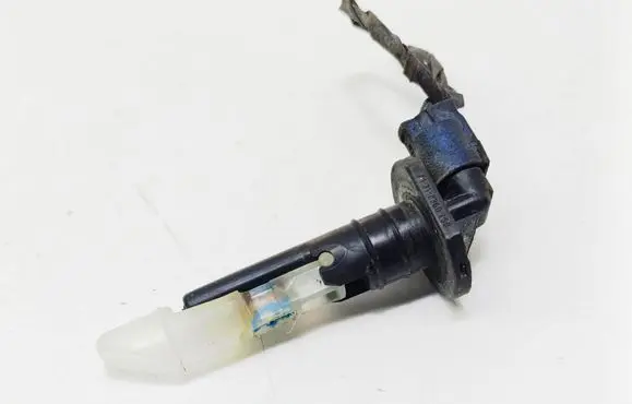 BMW 5 E39 Windshield washer fluid level sensor 8360459