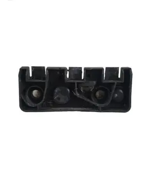 Volvo XC90 Fender mounting bracket 31378134