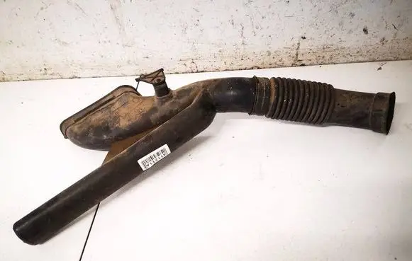 Opel Corsa D Air intake hose/pipe 55557182