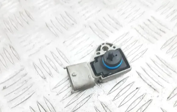 Volvo V50 Fuel pressure sensor 0261230238