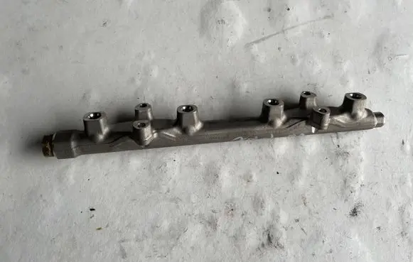 Fuel main line pipe
