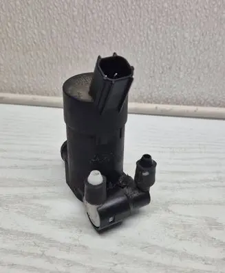 Volvo S80 Windscreen/windshield washer pump 1S7117K624FE T655C