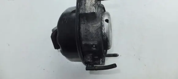 BMW 7 E65 E66 Engine mount bracket