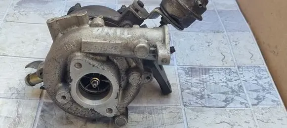 Nissan Almera Tino Turbo
