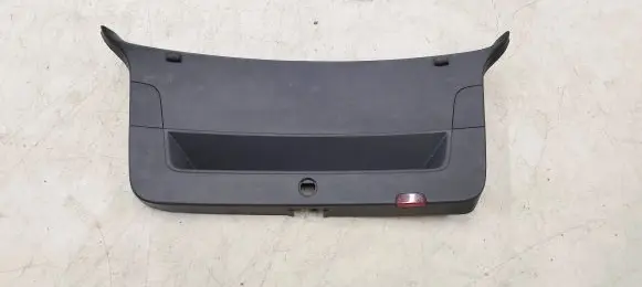Tailgate trim