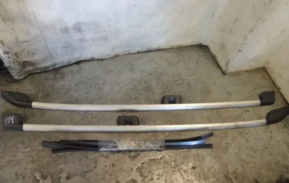 Volvo XC70 Roof bar rail D114
