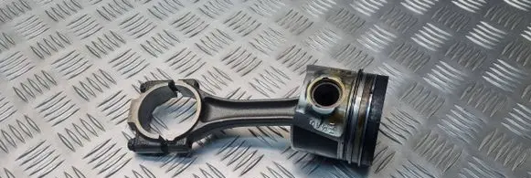 Volkswagen Jetta V Piston with connecting rod