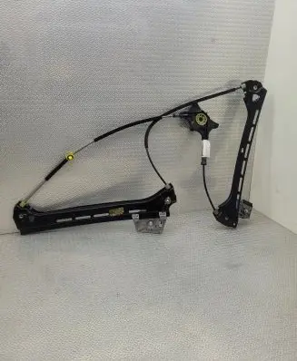Mercedes-Benz E A207 Front door window regulator with motor A2077200546