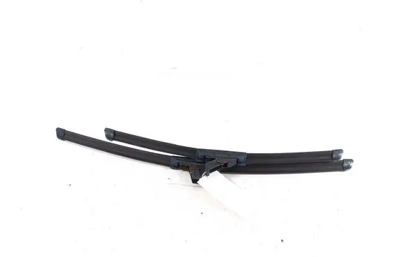 Front wiper blade arm